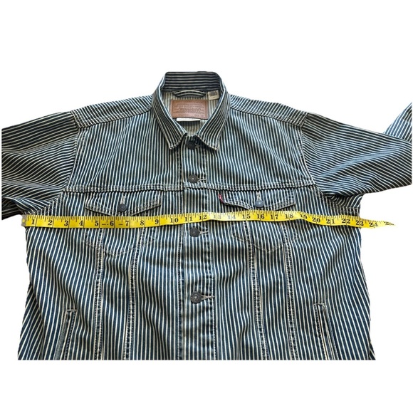 Levi’s Premium Relaxed Fit M Trucker Jacket A5782‑0077 Rare Pinstripe Big E VGC - Picture 7 of 9